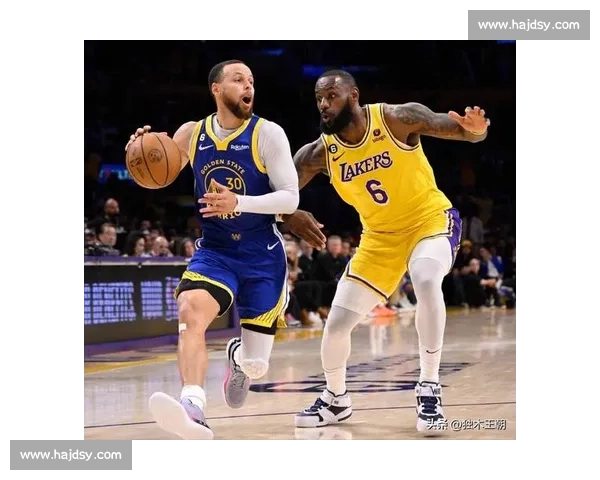詹姆斯与库里巅峰对决定格瞬间再现时代传奇篮球之争赛场风云画面